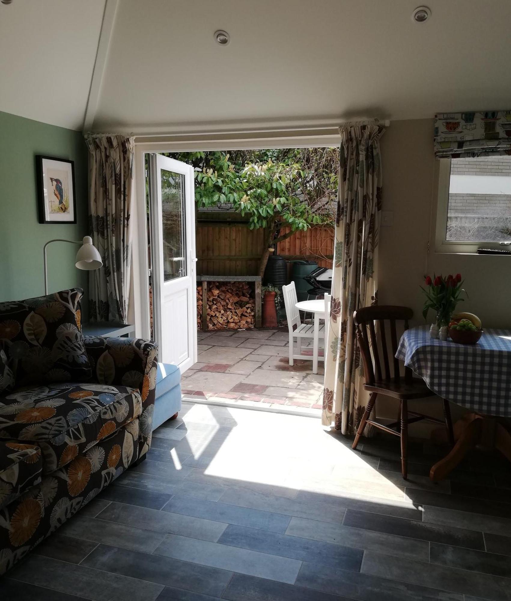 Fox's Den Dog Friendly, Self-contained Guest