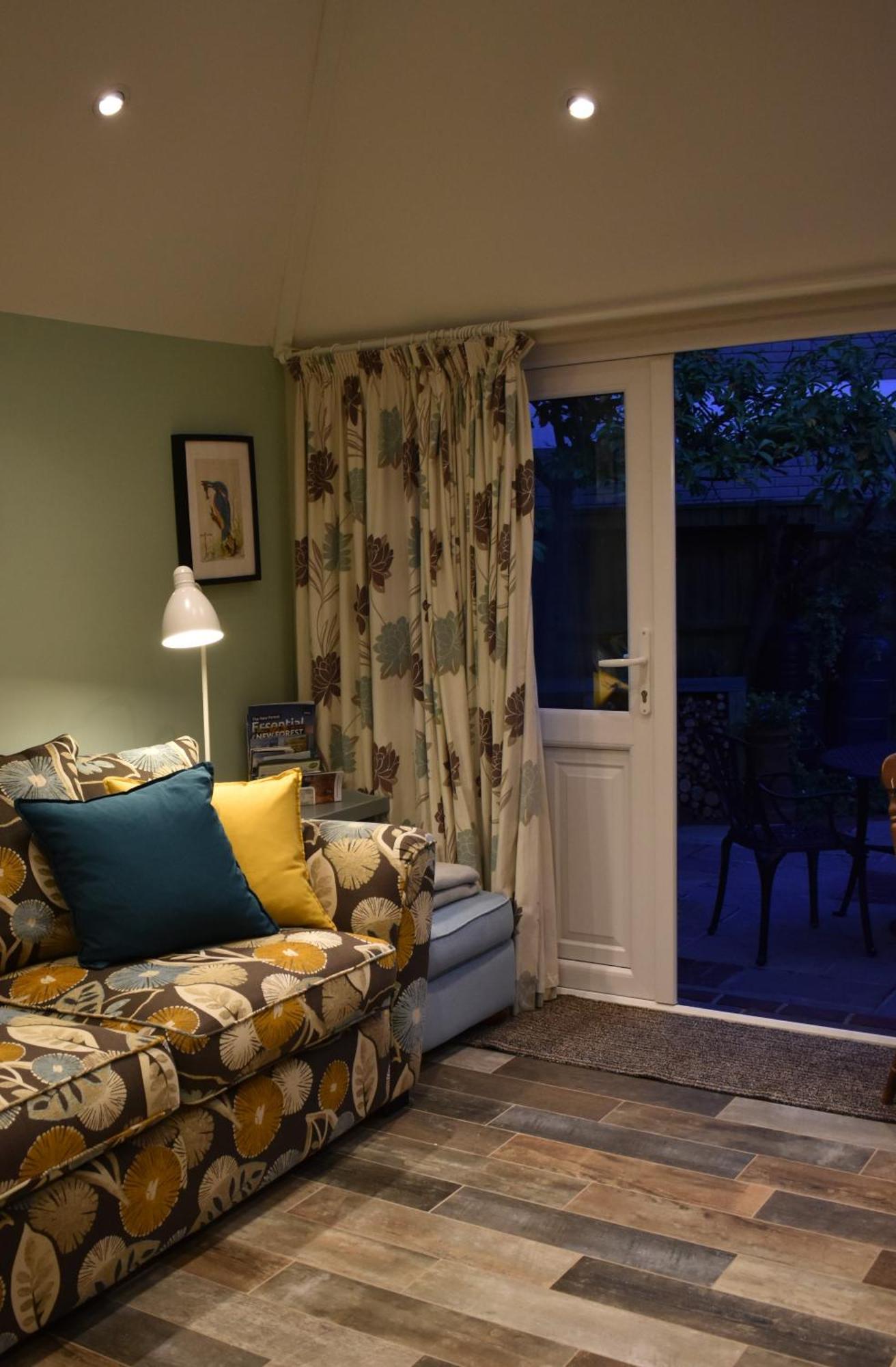 Fox's Den Dog Friendly, Self-contained Guest